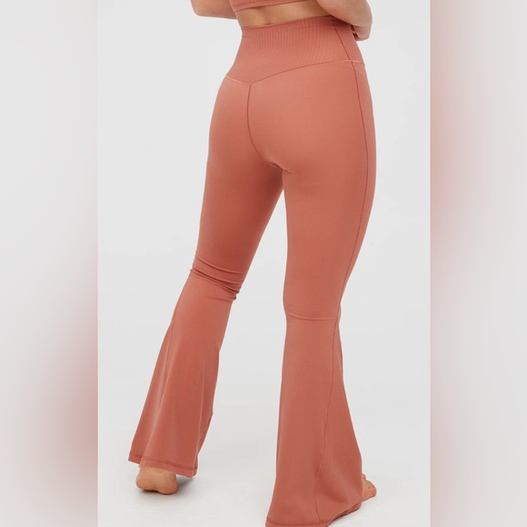 Aerie Offline Real Me Super Flare Leggings, Sz L (Inseam 33.5”) - Picture 9 of 13